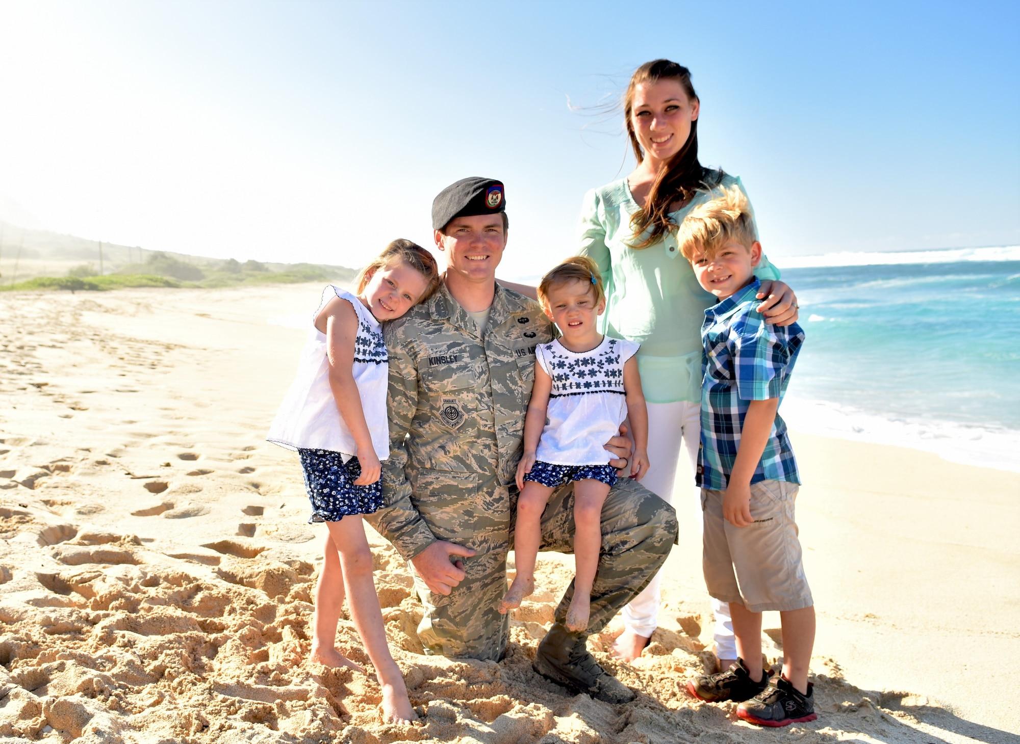 2262 120 vacation quotes family - 120 Thankful For Friends And Family Quotes