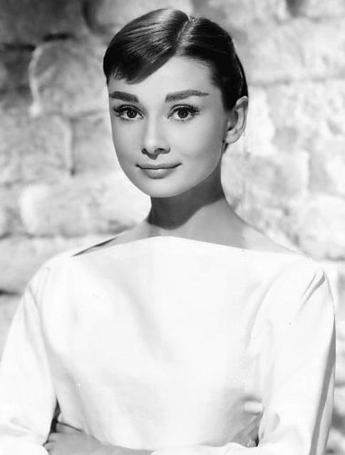 d 2529.jpg67629ea581d07 - 120 Audrey Hepburn Quotes About Life